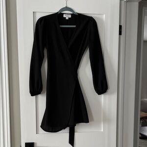 DAILY STORY (made in Montreal) Black Long-Sleeve Wrap Dress